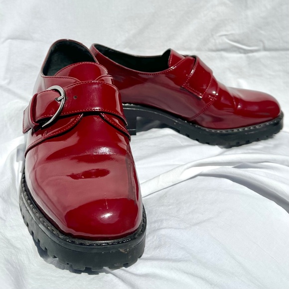 Burgundy Patent Faux Leather Chunky Rubber Sole Loafer w Metal Hardware - Picture 4 of 6